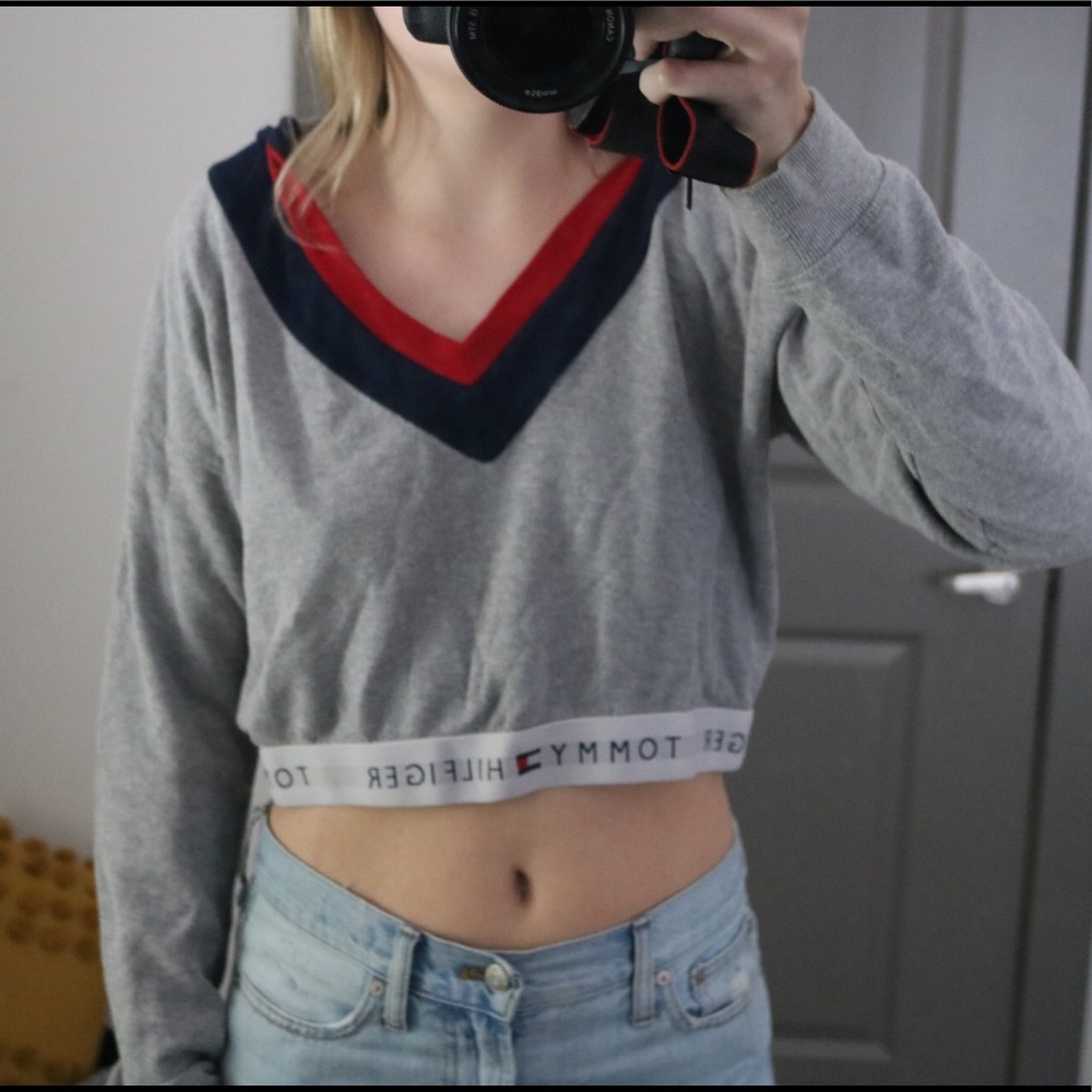 Tommy Hilfiger cropped v neck sweatshirt